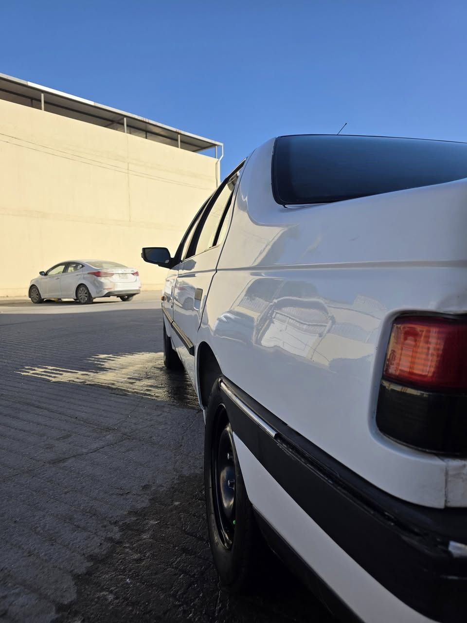 السلام عليكم من رخصه الادمن المحترم بيجو 405 للبيع سياره جديده
مكينه كير جديدات تبريد شغال السياره ما ناقصه برغي 
سعر 47 وبيه مجال 
*********** مكاني نجف
