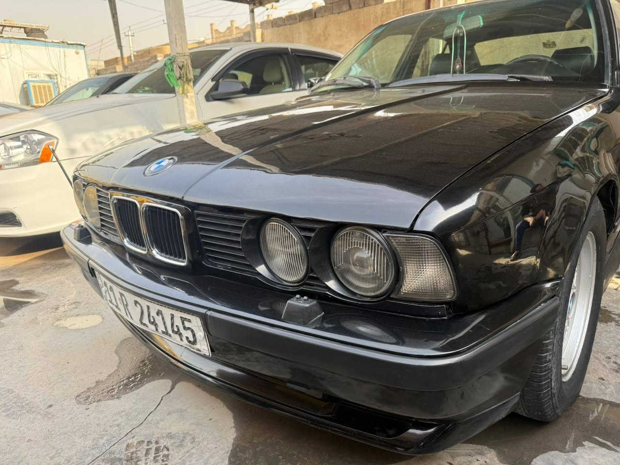 Bmw ١٩٩٢
موديل  حجم 535 كير عادي 
صدر امامي خلفي جديد طخم تاير جديد ويل كب خلية غرفة جديدة جلد سلايد طكتين تبريد ممتاز كهربائيات بلادية  رقم انكليزي سنوية لغاية ٢٠٢٩ لون اسود مصبوغة عام جمالية رقم بغداد تحويل ثاني يوم
اتصال ***********
واتساب
