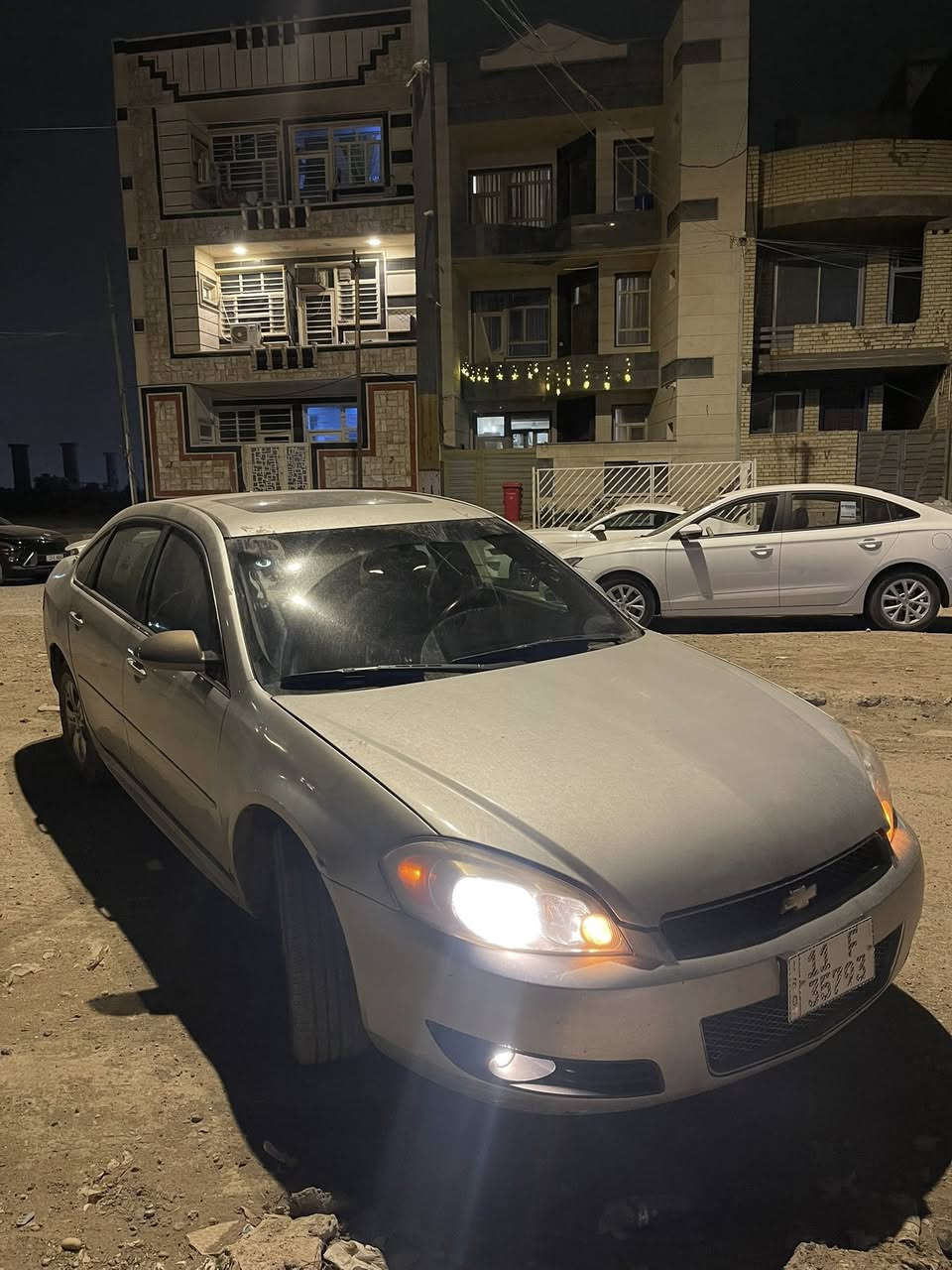 السلام عليكم ورحمة الله 
شيفروليت إمبالا 2013 للبيع 
السيارة بالسنوية 2012  محرك ستة سلندر 3600
محرك - گير - ظفيرة - نوزلات - واتر بمب - و هواي تفاصيل و صوندات كلها جديدة و ماشاء الله السيارة مثل الساعة و نشطة خير من الله
وكذلك صرفها بالبانزين جيد جدا اني يوميا امشي من 40 إلى 50 كيلو التفويلة تكفيني 5 إلى 6 أيام 
السيارة مصبوغة عام جانت تكسي و راجعه خصوصي 
فتحة سقف تحكمات ستيرن كرسي السايق نصف كهربائي ويل كب 16 
نواقص السيارة فقط صدر امامي خلفي و التبريد 
سعر السيارة 95 ورقة و بيها مجال بسيط 
سيارة بأسمي تحويل ثاني يوم السنوية صالحة لحد 2028 
مكاني بغداد / الفروسية / قرب جسر الغزالية
***********
