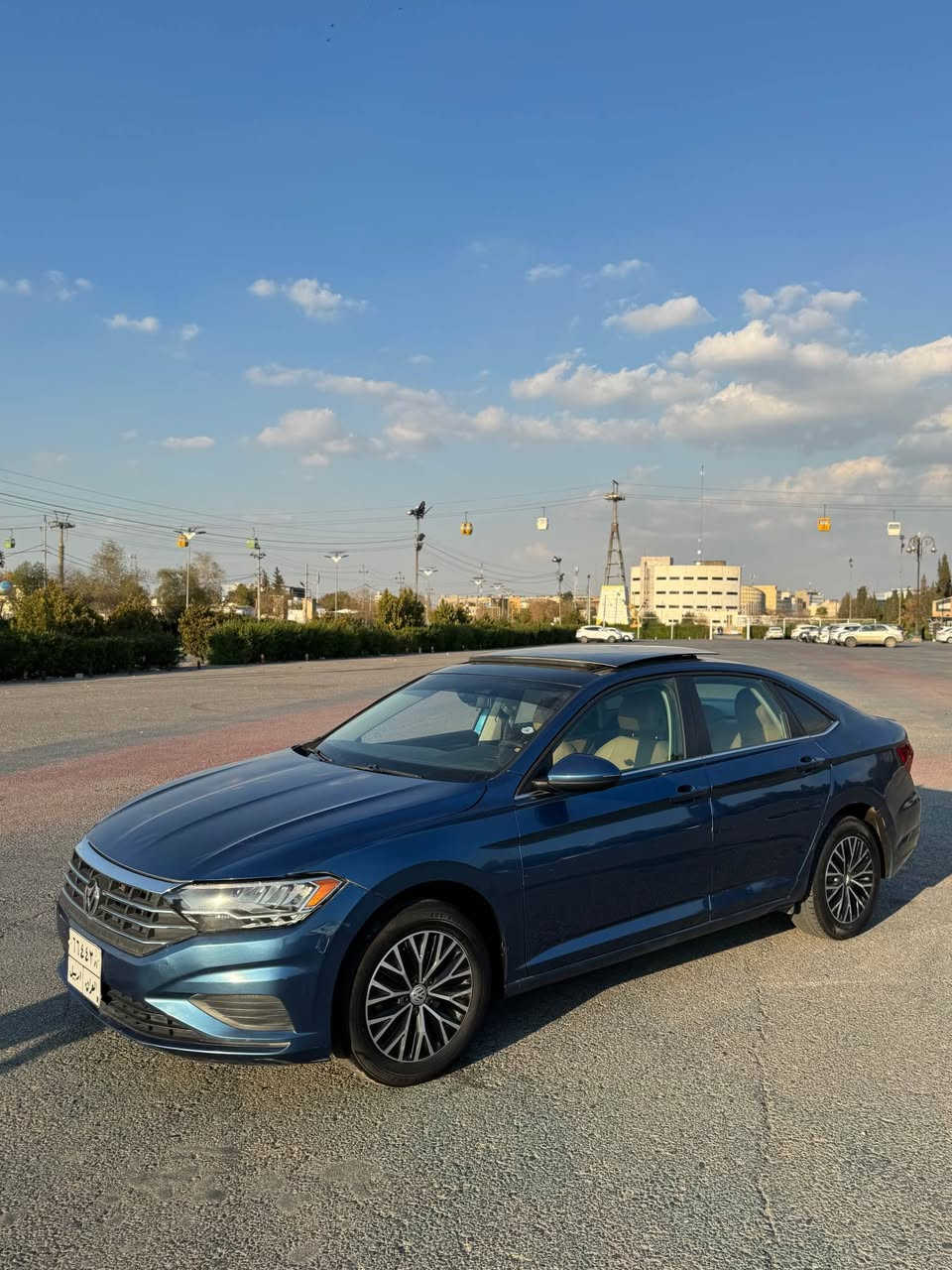 جیتە فول فول مواسەفات 
سەیارەکە ٤پارچەی بۆیاغە پئش کەپسە 
چوار جاملغ بۆیاغە پشتو پئشی کەپسە بئ ئیرباگ 
کەمیک ناق دەرگای گرتوە 
مەکینە ١٤تۆربۆ مەرغوب 
بەناوکردن بەشەرت 
بڕانەوە بەشەرت 
کارەبایات گێڕ  مەکینە بەشەرت 
(***********)واتساب. أربيل, العراق
