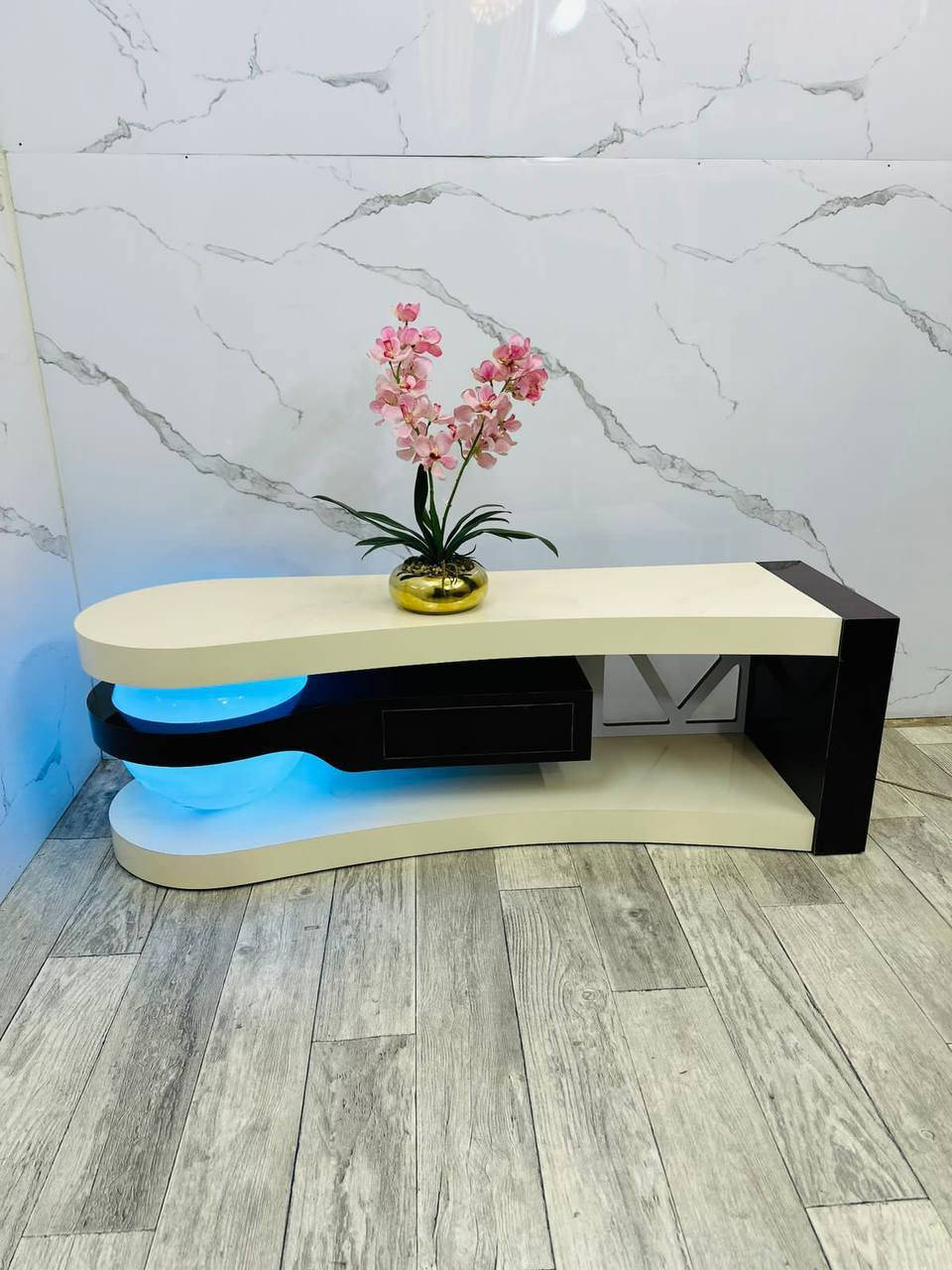 #ميز_بلازمة أنارة قياس 140سم السعر 185 الف
#متوفرخدمة توصيل بغداد وجميع محافظات العراق


**إذا كنت صاحب هذا الإعلان وتريد حذفه لأي سبب، رجاءا أرسل رسالة إلى الدعم الفني**