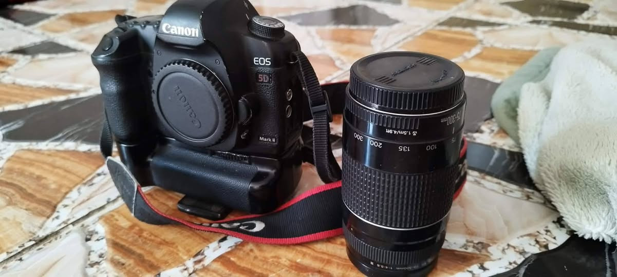كامره كانون 5D فول فريم
نضافه فول مع كامل ملحقات 

عدسه

. قبقات. 

بطاريات ٢

حزام كتف

گريب 

رام 

للاستفسار ***********

المكان ذي قار. الشطره
