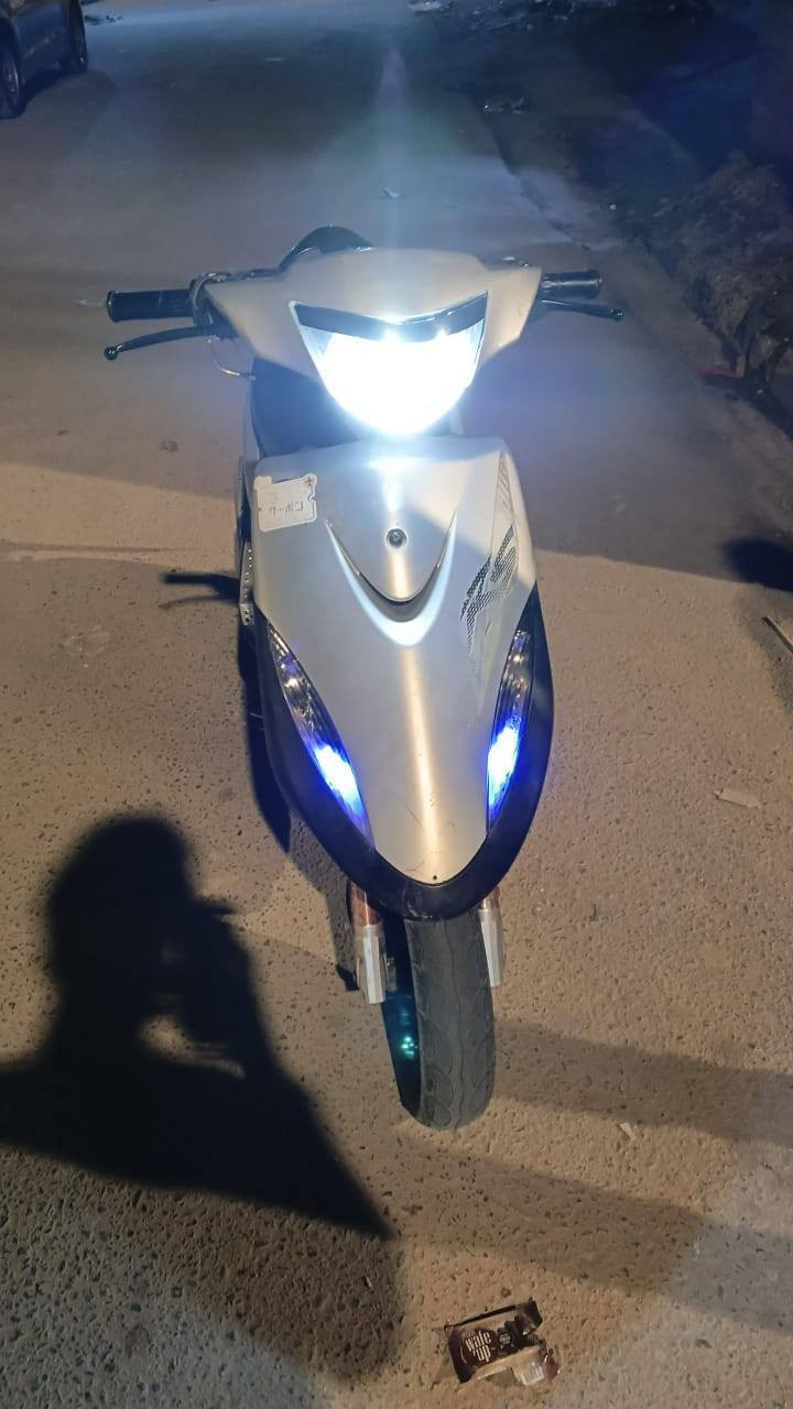 السلام عليكم من رخصت ادمن الكروب دراجة للبيع ماكس عدلة الدراجة حلوة وناعمة وتخبل كلجات رياضي صجم رياضي كلة جديد شعلتها تاكل الكاع ونهضتها صلوات على محمد عقل جديد باتري جديد كلشي بالدراجة شغاال كهربائيات كلها شغاله هورن اشاير لايت عالي رماش سكليتر ماعده الكيج مال بانزين مو شغال عندي الدراجة حلوة نضيفة معدل 120km الدراجة مكينتها نضيفة حلوة مال بيت نقص مابيها ناعمة بالمشي صوت مابيها خرسة الدراجة واحلى من الصور 
رقم: *********** 
سعر: 750
