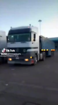 شاحنة • للبيع