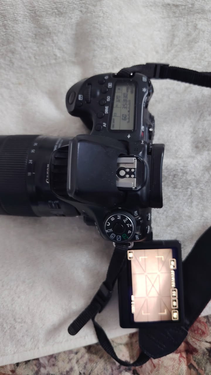 كانون 70D للبيع نظافة فول  شاشة قلابة
دقة المستشعر: 20.2 ميجابكسل (APS-C CMOS)معالج الصور: DIGIC 5+الشاشة: شاشة لمس متحركة (متغيرة الزوايا) مقاس 3.0 بوصةالفيديو: تصوير عالي الدقة Full HDنظام التركيز: 19 نقطة تركيز بؤري من النوع المتعارضالمميزات الإضافية: اتصال لاسلكي مدمج Wi-Fi للتحكم ونقل الصور


**إذا كنت صاحب هذا الإعلان وتريد حذفه لأي سبب، رجاءا أرسل رسالة إلى الدعم الفني**