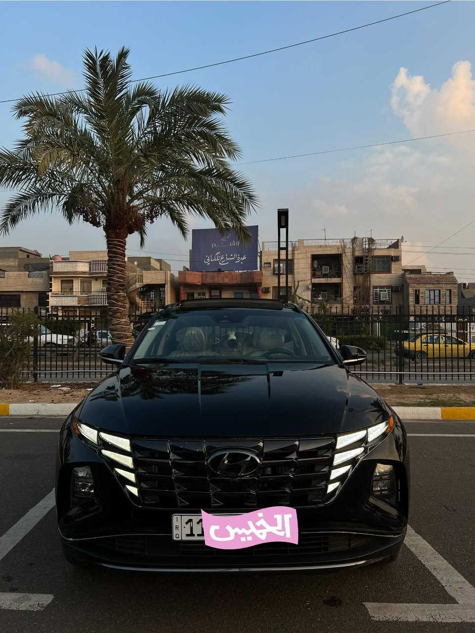 السلام عليكم توكسان  2024 HTRAK vip فول الفول امريكي السياره بهيج نضافه وهيج مواصفات جدياً قليل 
لون السياره  اسود المواصفات  VIP
( صور الحادث مرفقة بالمنشور )
1- بصمة تشغيل 
2- بصمة ابواب لمس دخول ذكي 
3- بنوراما على طول السيارة 
4- صندوق كهرباء شفط 
5- كامرات 360 درجة ( جانبية - امامية - خلفية ) 
6- كامرات مع الاشارة 
7- السيارة تتقدم وترجع ب البصمة 
8- تبريد تدفئة كشنات 
9- كشنات جلد كريمي 
10- كشنات كهرباء 
11- اضواء محيطية 67 لون اختياري 
12- كشنات خلفية هيتر 
13- مرايات تعتيم ذاتي 
14- ابل كار بلي 
15- اندرويد اوتو 
16- شاشة دجيتل 3 اشكال للقيادة 
17- اشاير ترحيب 
18- اضواء امامية LED زنون 
19- اضواء خلفية LED
20- هوك خلفي 
21- فول اوامر صوتية 
22- جامات اوتو 
23- قطعتين تبريد 
24- اشارات ب المري
25- كير دكم 
26- شفتات ستيرن 
27- تحكمات ستيرن 
28- السيارة فور ويل 
29- محرك 1600 تيربو المرغوب 
30- هاند بريك بصمة 
31- شحن واير ليس 
32- منافذ شحن 
33- اوتو هولد 
34- تشغيل عن بعد 
35- السيارة اوتو بارك 
37- حساسات خلفية  
38- رادار امامي رادار خلفي رادار جانبي 
39- نقطة عمياء 
وبعد بيها هواي مواصفات 
ممشى السيارة ( 28 ميل ) 

السيارة استخدام شخصي 
مكان السيارة بغداد السيدية 

السعر 210 وبيها مجال 

رقم الهاتف ***********
