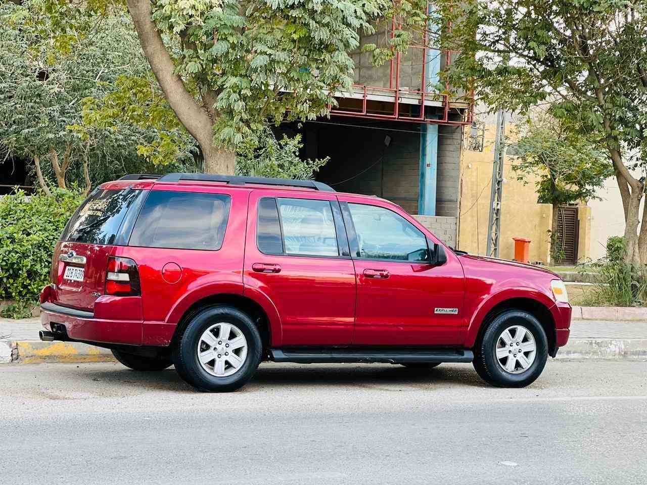 فورد اكسبلور 2008 خليجي السعر 88 وبيها مجال  لاستفسار *********** رقم بغداد الدولي سنويه لل30 فول مواصفات كشنات كهرباء 7راكب 3قطع تبريد تحكم ستيرن وبعد بيها مواصفات محرك 6 سلندر محرك وگير مكفولات مكفوله ضربه و التبديل بيها رشات كلير مكان السياره كربلاء المقدسه
