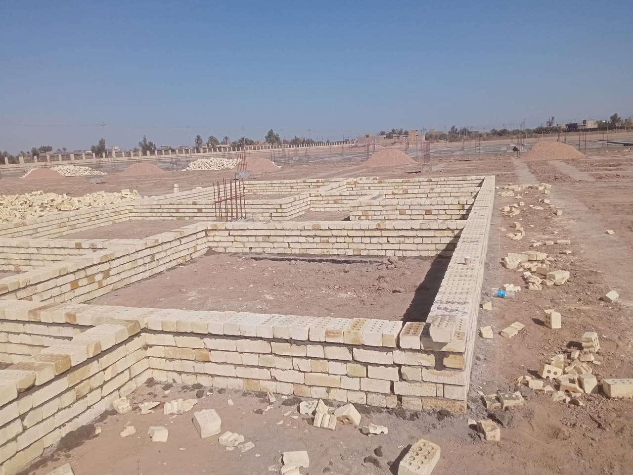 اليوم تم اكمال بتلو بيد اخوكم سيد مرتضى العوادي ابو رقيه اليحب يتواصل بالخدمه *********** بالخدمه
