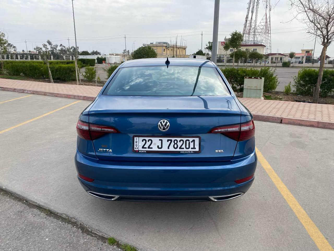السلام عليكم
2021 VOLKSWAGEN JETTA, SEL PREMIUM
جيتا موديل 2021
للبيع
صور الحادث موجوده مع الصور صبغ باب السايق + جاملغ امامي يسار + صبغ البنيد 
أيرباك الستيرن طاك 
ماشية 50 ألف mi
رقم الشاصي 3VWG57BU2MM048740
1. كشنات جلد اسود تدفئه وتبريد وستيرن تدفئه
2. كشن السائق كهرباء وخزن ٣ وضعيات 
3. رادار ٣٦٠ درجه امامي جانبي وخلفي مع توقف ذاتي 
4. تحديد مسار خطوط الشارع AUTO ASSIST
5. ويل كب بريميوم ويل
6. تشغيل عن بعد بواسطه الريمونت
7. كيج الكتروني وهاند بريك الكتروني
8. اضائه محيطيه ١٠ الوان للداخل لكل السياره مع الابواب والشاشه والكيج 
9. كاميرا خلفيه بدقه عاليه جدا مع التحكم الكامل
10. سقف بانوراما نقاط عمياء على المرايا الجانبيه
11. تدفئه المرايا
12. اربع وضعيات للقياده 
                                                      13. Auto start/Stop
14. ٤ نوافذ اوتو مع قفل مركزي والجام تقفل وتفتح بالبصمه 
15. محرك ١٤٠٠ turbo قوه واقتصاد 
16. ماسحات اوتو للمطر 
17. اللون ازرق
رقم السيارة أربيل
شرط التحويل 
مكان السيارة أربيل 
السعر  12500$
***********
***********
