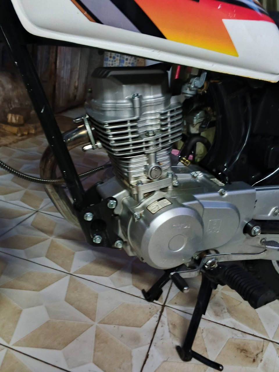 دراجه ايراني نامه اصلي اوراق سكنر بس اوراق ضايعه للبيع مكفوله الشراي يتصل مكاني الشيشان لا تعبني رجأ *********** السعر 650
