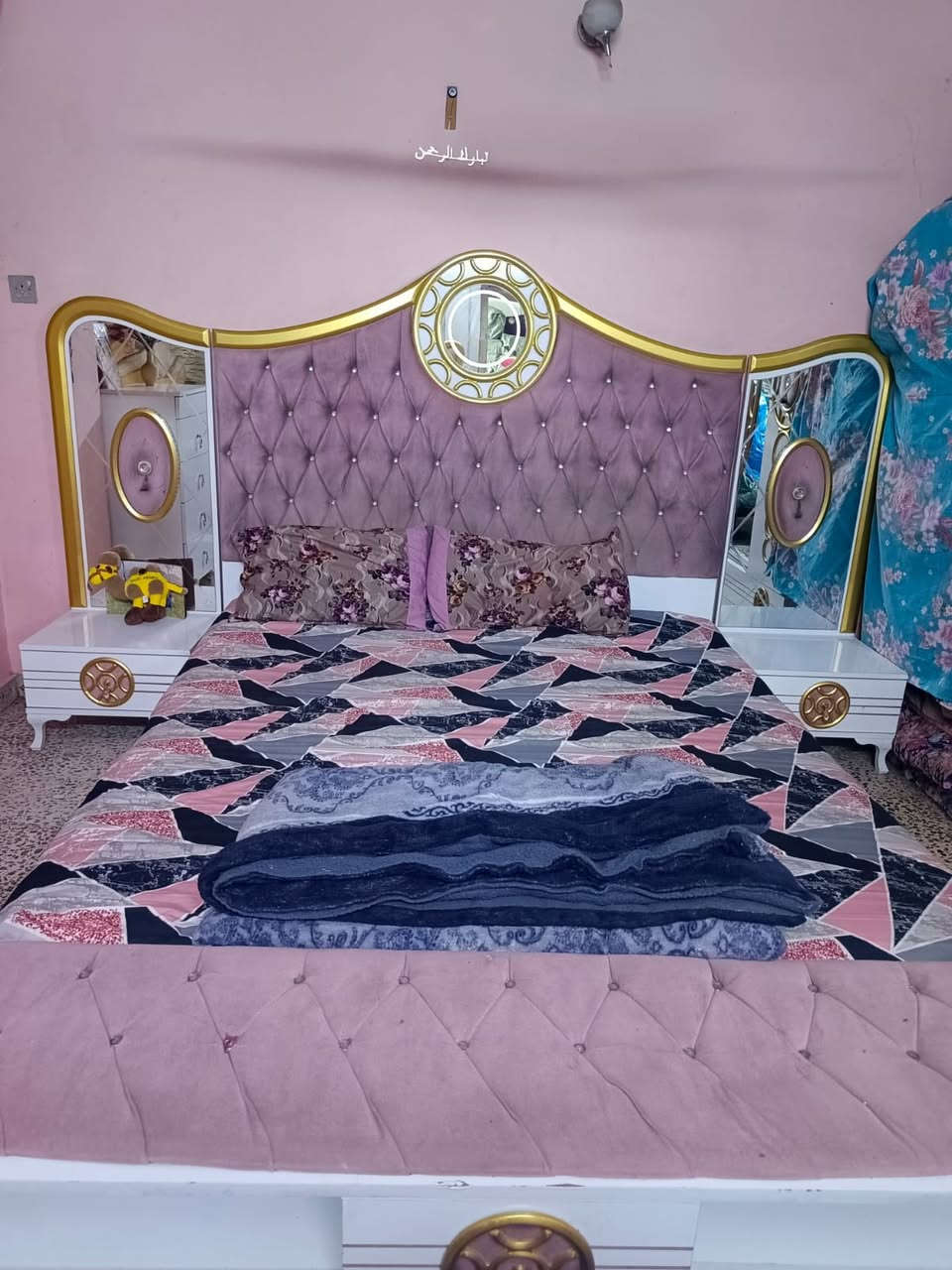 سلام عليكم غرفه تركيه 7قطه نضيفه جدآ السعر 500وبيها مجال مڪاني بغداد شاࢪع فلسطين الرقم *********** متواجد اتصال واتس
