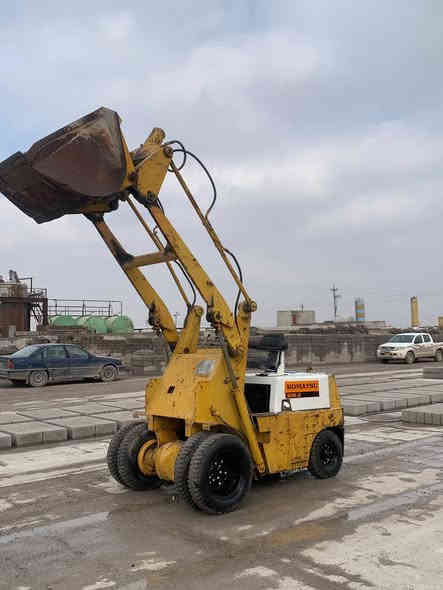 للبيع شفل موديل 1998 خمس طن
كير اوتوماتيك _محرك ازوز _اكسن _كهربائية_مكفول 
شفل وضع بلادي سعره 48$ورقه أوبي مجال للإستفسار 
اكثر اتصال عل رقم "***********"
