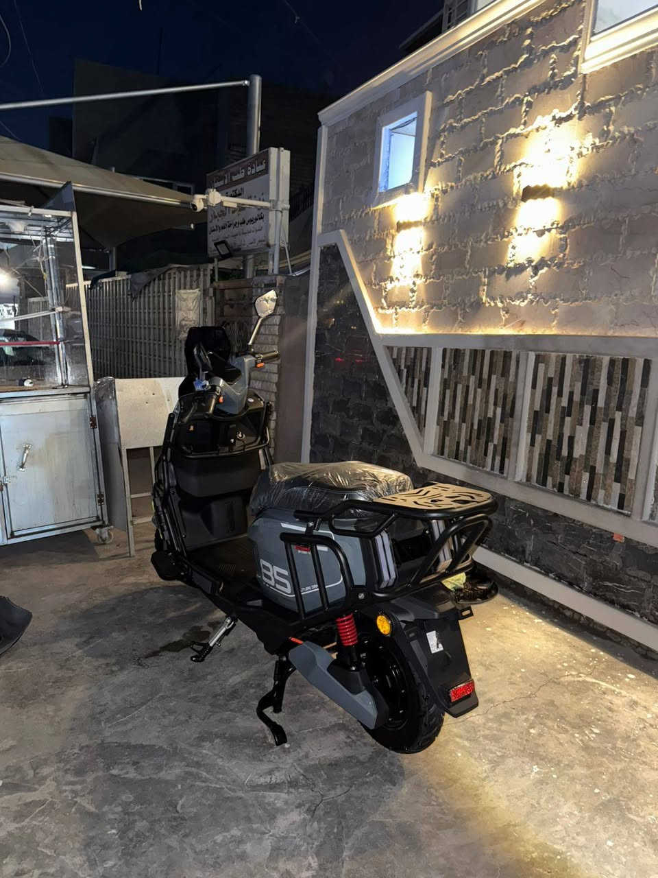 السلام عليكم ورحمة الله وبركاته
دراجه صاعقه تالج
لون سمنتي
٦ بطاريات ليثوم
ماشيه 8000
تايرات اثنين جدد
شاشة دجتل
نظام رجوع R
نظام تزحلق في المطر
٤ نمر تمشي ٧٥ حقيقي
إضاءة لد لايت زينون
دراجه حلوه ونضيفه وما شاء الله خير من الله والدراجه قويه وحلوه بل عافيه عل ياخذه
رقم الهاتف ***********
