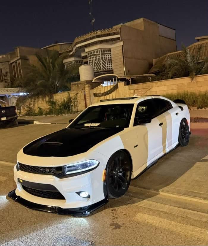 السلام عليكم
 للبيع دوج جارجر  سكات باك
 Scat Pack. 🐝 
موديل 21. 
 رقم بصره حره. 
مواصفات السياره :
فتحة. 
شاشة جبيرة وكامرا دوارة
محرك 6400 🐝 👹
كشنات حضن  وكهرباء
تشغيل عن بعد
فجوج بريك برمبو
سستم صوت الباين
تدفئة كشنات
تدفئة ستيرن
هيتر مري 
رادار جانبي بالمري
حساس خلفي 
عليهة سستم كامل لحيا ودوس اضافية
والسياره كفاله عامه من الشخط داخله تقرير تعمل وتسير شرط كلوب مامشتغل بيه وين مايعجبك افحص  السيارة كلش نضيفه متعوبه ابد باقيه بلبيت
والسعر 270   وبيها مجال لشراي 
للعلم نزلت من سعره وماكو هَـيج سعر !!
*********** وتساب او اتصال
مكان السيارة البصره
