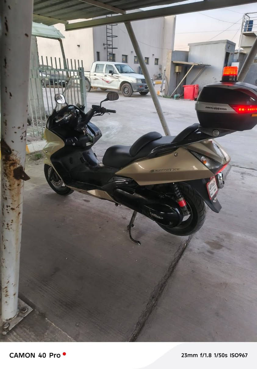 السلام عليكم اخوان
مرخصت مدير الكروب
سلفر ونج محرك 400 وارد امريكا دراجة كاملة وخير من الله نظافة فول ومكفولة كفالة عامة السعر اتصل وبيك خير ودلل 
مكلف بل نشر رقم صاحب الدراجة
‏‪***********‬‏
