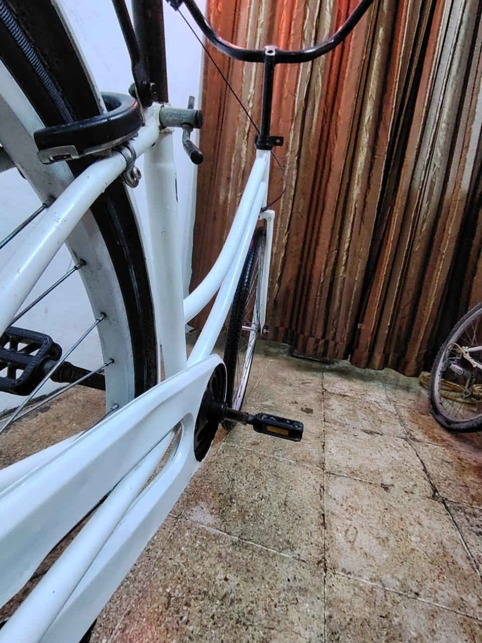 السلام عليكم بايسكل للبيع النضافه 70%وبي شخوط قليله وإلاغراض كامله بريك كدام والجاملغ الكدام وقبغ الصينيه والقبغ الورا مال الصينيه التواصل على الرقم ‏‪0770 877 3552‬‏ او خاص
