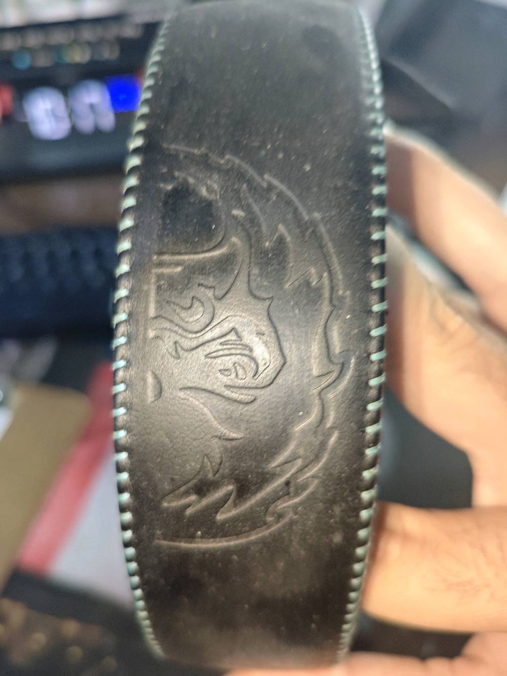 سماعه من ماركت SilverCrest SGH 7 a1
ماركه اللمانيه حجي تخبل ابحث عنها وشوف 
صوت محيطي مال حاسبه عالميه حتى عل تلفون تشتغل 
صوت محيطي هذا القرد باليمنى واليسرى 😂
يشتغل اضائة rgb الوان 
ووياها مايك يخبل يتفلت ويتشكل وينحني براحتك تحني 
وكل هذا ب 25 الف وبيها مجال الك 🫶 
الله شاهد جديده ب 60 الف وفوك