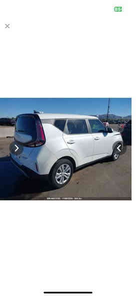 كيا صول مواصفات عادية موديل 23 
 الحادث موضح بالصور 
المكينه 2000دوش ماشيه 32
قطعتين كلير مصبوغه بامريكا  
السعر 155ورقه وبيها مجال 
السياره بدون رقم موقعها ببغداد
للتواصل على الرقم التالي:***********
