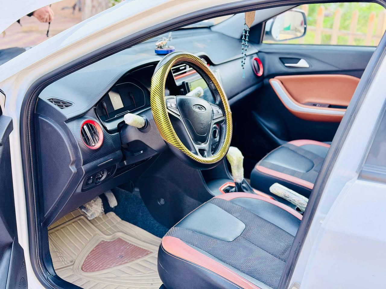 السلام عليكم شيري تيكو ( محجوزة للمصرف بشهر ال3 ينرفع حجزها وتصير حره )
رقم واسط 
السيارة مكفولة كفاله عامة 
كير مكينة جدد 
حدادية جديدة
ادامة كامله لمنظومة البانزين 
تخم تاير 
السعر 105 وبيها مجال بسيط
العنوان كوت 
‭0772 563 8334
