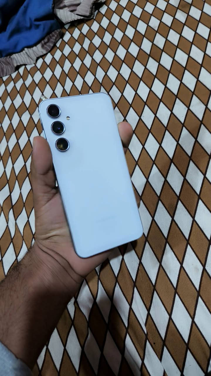 سلام. عليكم سامسونك A55  فايف جي ذاكره 256 جهاز كلش نضيف بدون ملحقات السعر 285 وبي مجال بسيط مكاني البصره مطيحه ***********
