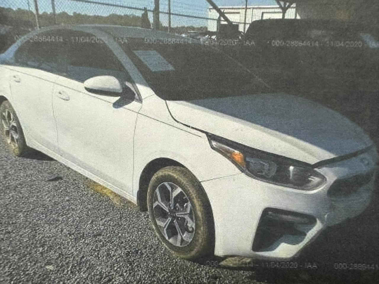 سلام عليكم فورتي 2020حادثها موضح بالصور السياره خير من الله ما متعوبه صدر امامي خلفي حداديه تخم تاير تبريد تدفئه كله شغال كهربائيات كله شغاله والحمدلله كير مكينه مكفولات ليبل واحد السياره سعرها 130وبيهاً مجال بسيط 🧿🧿🪬🤷🏼‍♂️الي مو شراي لا يعلق الاتصال ع الرقم ‭0773 241 4947‬
