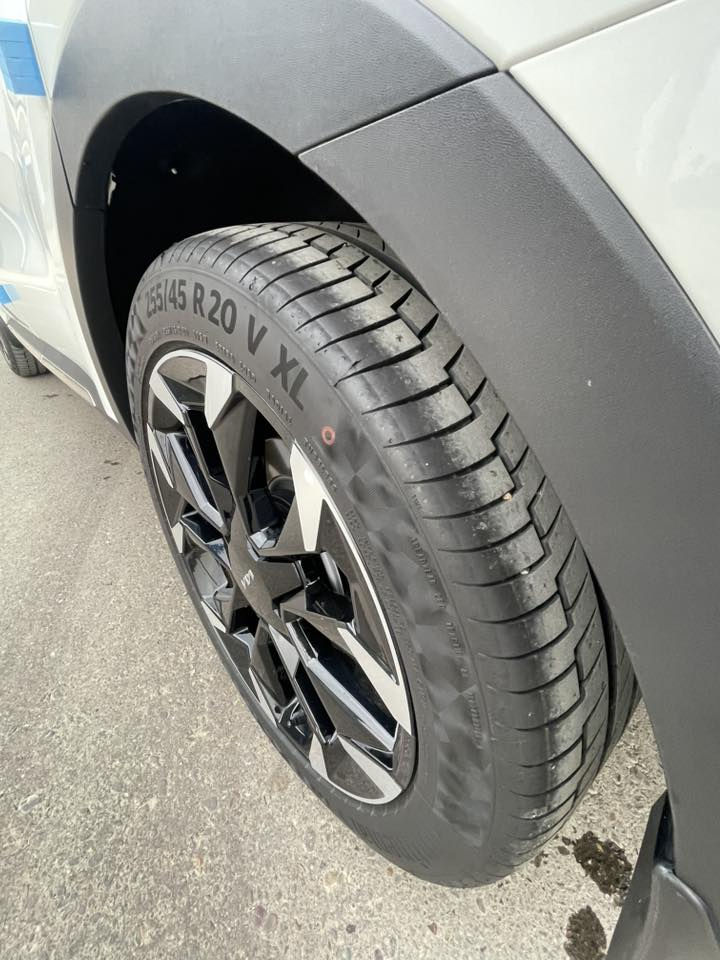 السلام عليكم كيا سورنتو 2025 زيرو
ماشيه 2000كيلو
موصفات              دوشمه عام جلد اصلي
داتشو
ويل 20 
سايد بريك بصمه 
كشنات كهرباء
بغداد الرصافه
***********
320 مجال بصيط
