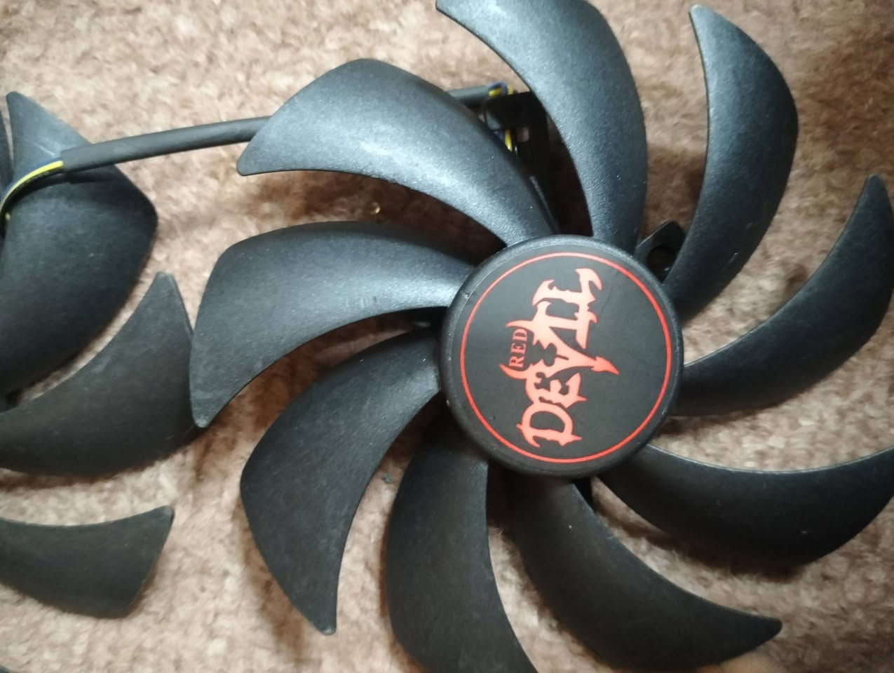 سلام العلیکم شباب هذا
 Power Logic brushless cooling fan

RTX 3060, 3070, 3080, and 3090.


**إذا كنت صاحب هذا الإعلان وتريد حذفه لأي سبب، رجاءا أرسل رسالة إلى الدعم الفني**