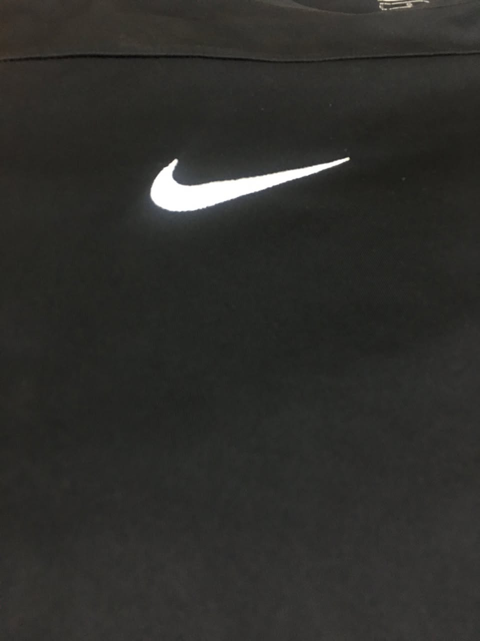 ماركه عالميه 
من نايك 
قطعتين اصليه ‏
تراك ترهيم شباب 
خامه ستن رياضي 
نظافه ميه بلميه 
قياس تيشرت -- L --
قياس البجامه -- 32 -- يلبس -- 34--
العنوان بغداد الجديده 
للحجز على الخاص واتساب ***********
يتوفر توصيل من شمال الي جنوب العراق ￼
