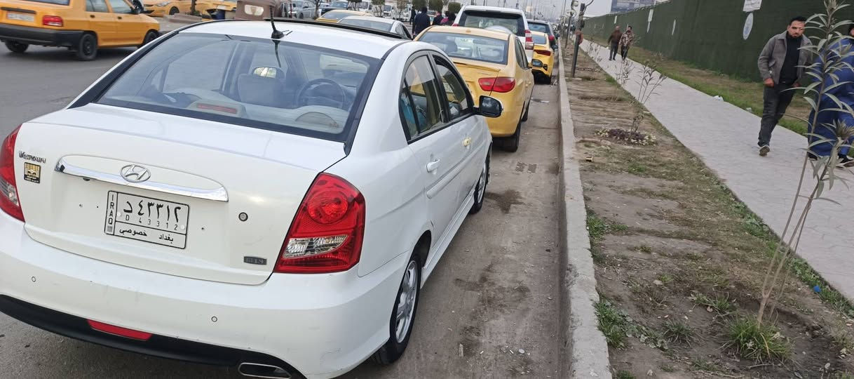 السلام عليكم
اكسنت فيرنه 
مديل ١٠ 
خصوصي بغداد 
سياره جديده وجاهزه من كلشي ربع متصرف عليهه
سياره خليجي فول مواصفات 
 سعرهه ٩٧ بيهه مجال  مكان بغداد
رقم صاحب السياره 
***********
