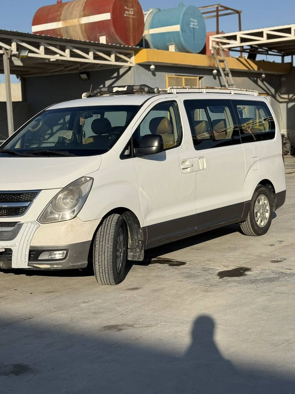 السلام عليكم سياره ستاركس موديل 2016 بسمي السياره تحويل ثاني يوم السياره نضيفه وخير من الله وجاهزه مابيه نقص مكينه وكير مكفولات وتبريد ثلج كهربائيات كله جاهزه مستعجل على بيعته للأستفسار الاتصال او المراسله على هذا الرقم *********** مكان السياره واسط كوت
