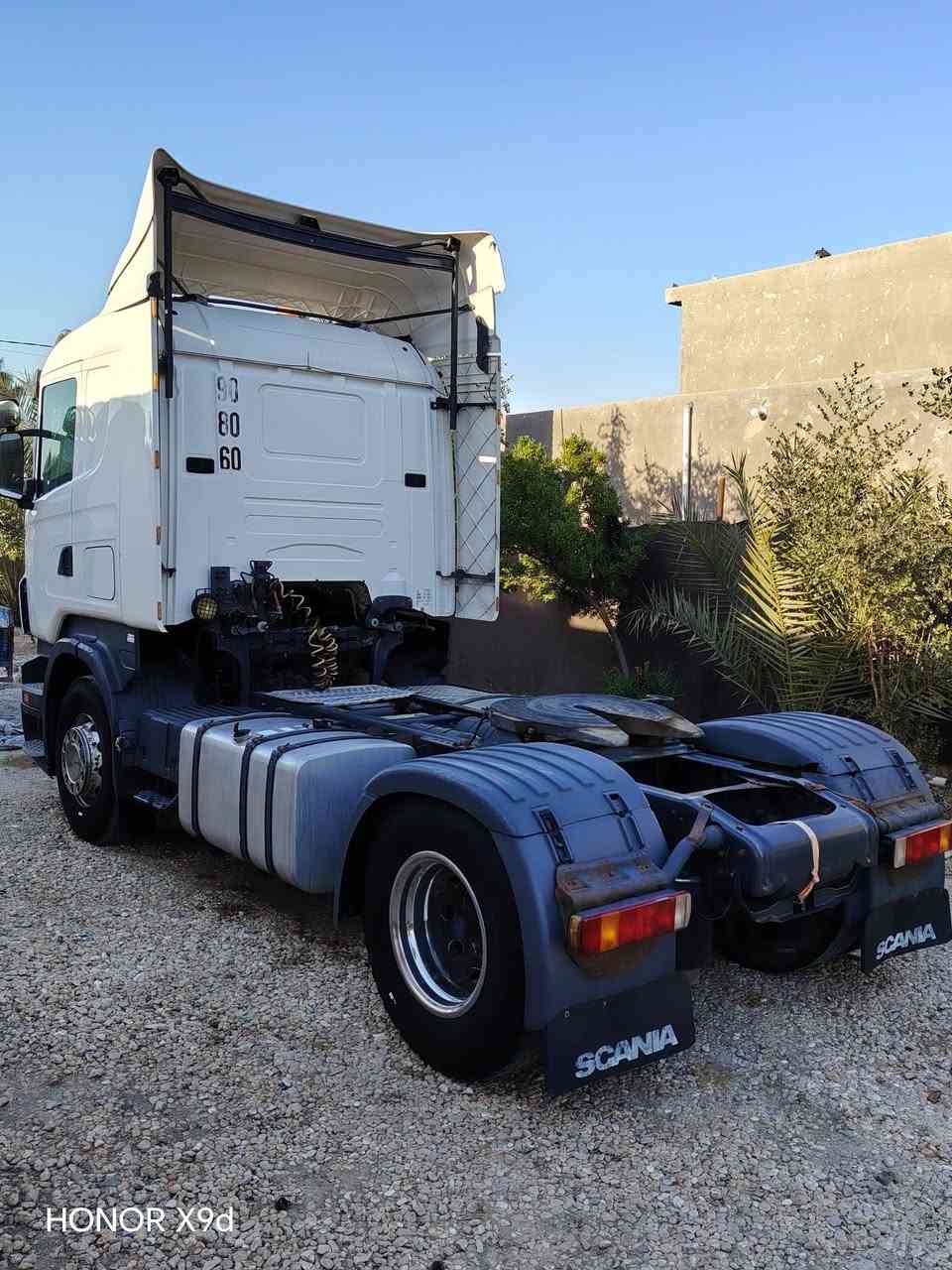 سلام عليكم سكانيه للبيع 2006مكنينه 420 أربع خطوط كير عادي ٣/٣سياره سياره مكفولة من الضرب والصبغ محركه بي تبخير بسيط بدون تنقص سنويه منتهية ( شرط التحويل) سعر السياره بس رأس 185 وبيه مجال مكان السياره بابل قرب سيطره لآثار  الاستفسار  ***********
