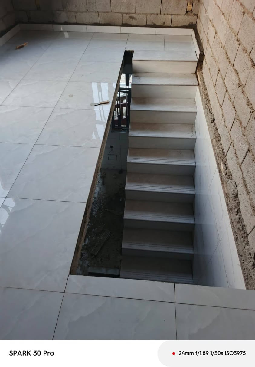 كادر مصري سيراميك ارضيات وجدران وبايات ومرمر وكاشي وألواح تسليم مهندسين دراجة أوله ***********
***********الارقام على واتس
