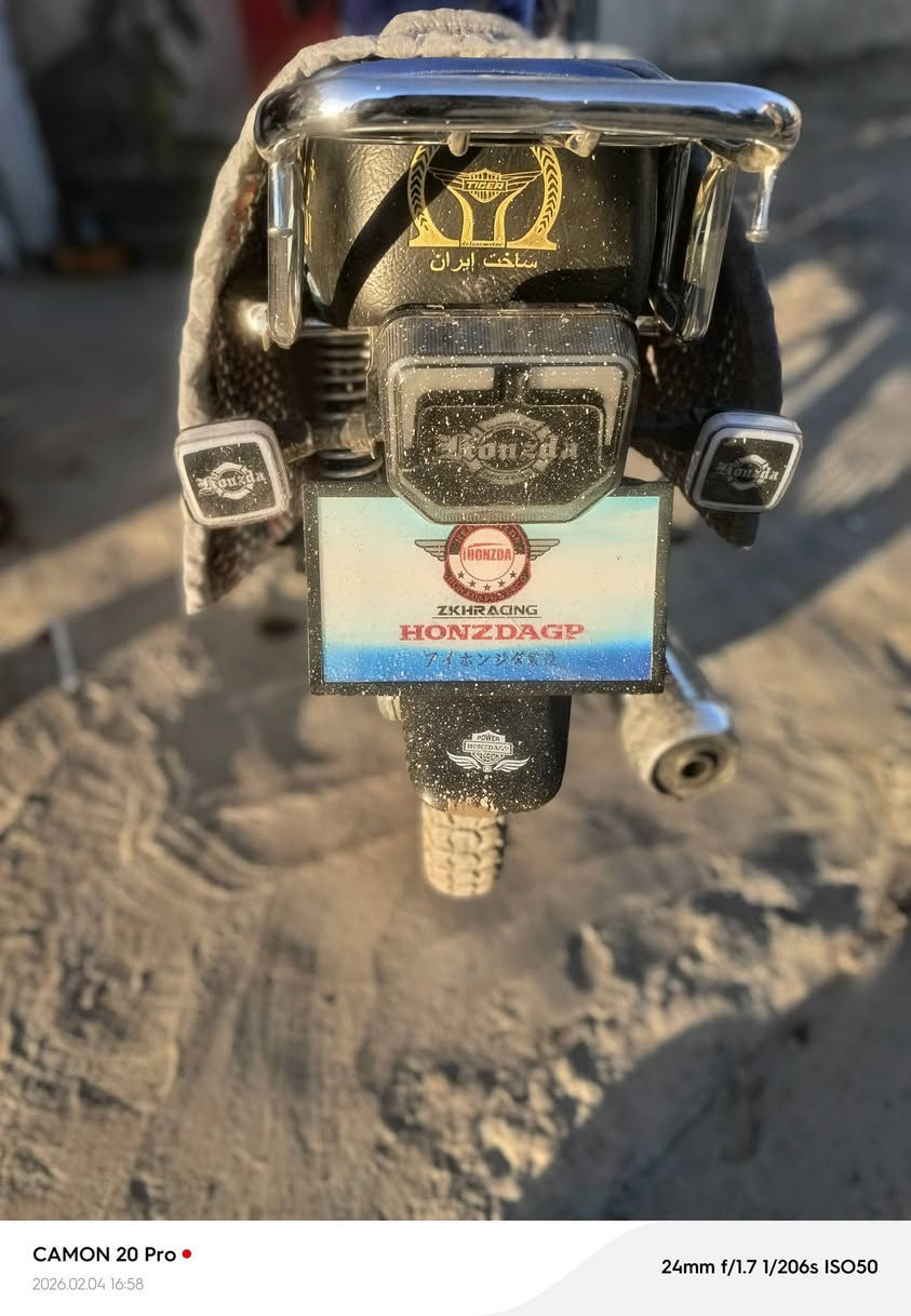 السلام عليكم تايكر     هوندا    أربعة كير للبيع الموديل 2025 شهر 11 جديدة باوع العداد شكد ماشي وانتة قيس السعر 900. بيهة شي بصيط اوراق كاملة المكان بغداد حي العامل للاستفسار ***********.  الدراجة جديدة بمعنى الكلمه تجي وتشوف بعينك
