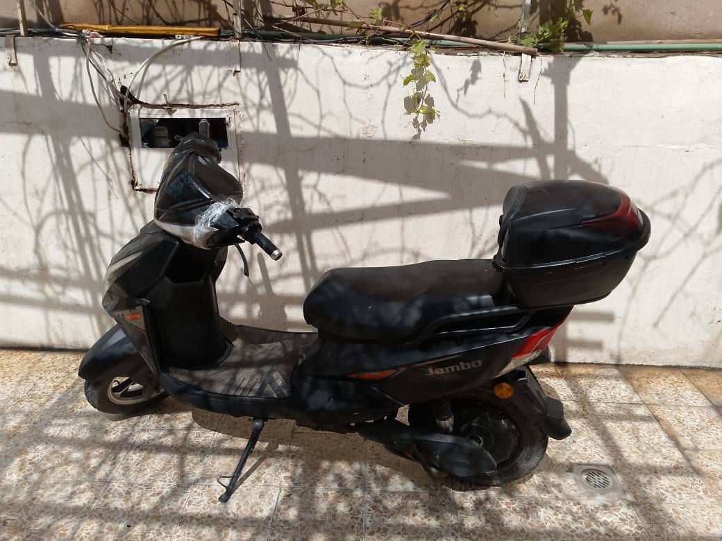 دراجه شحن جامبو كبير ٦ بطاريات دسكات امامي خلفي سرعه حقيقيه  60 مكاني حي صدام ترفت شارع نخيل
سعر 500 وبيه مجال
تواصل فقط على هذا رقم 
***********
