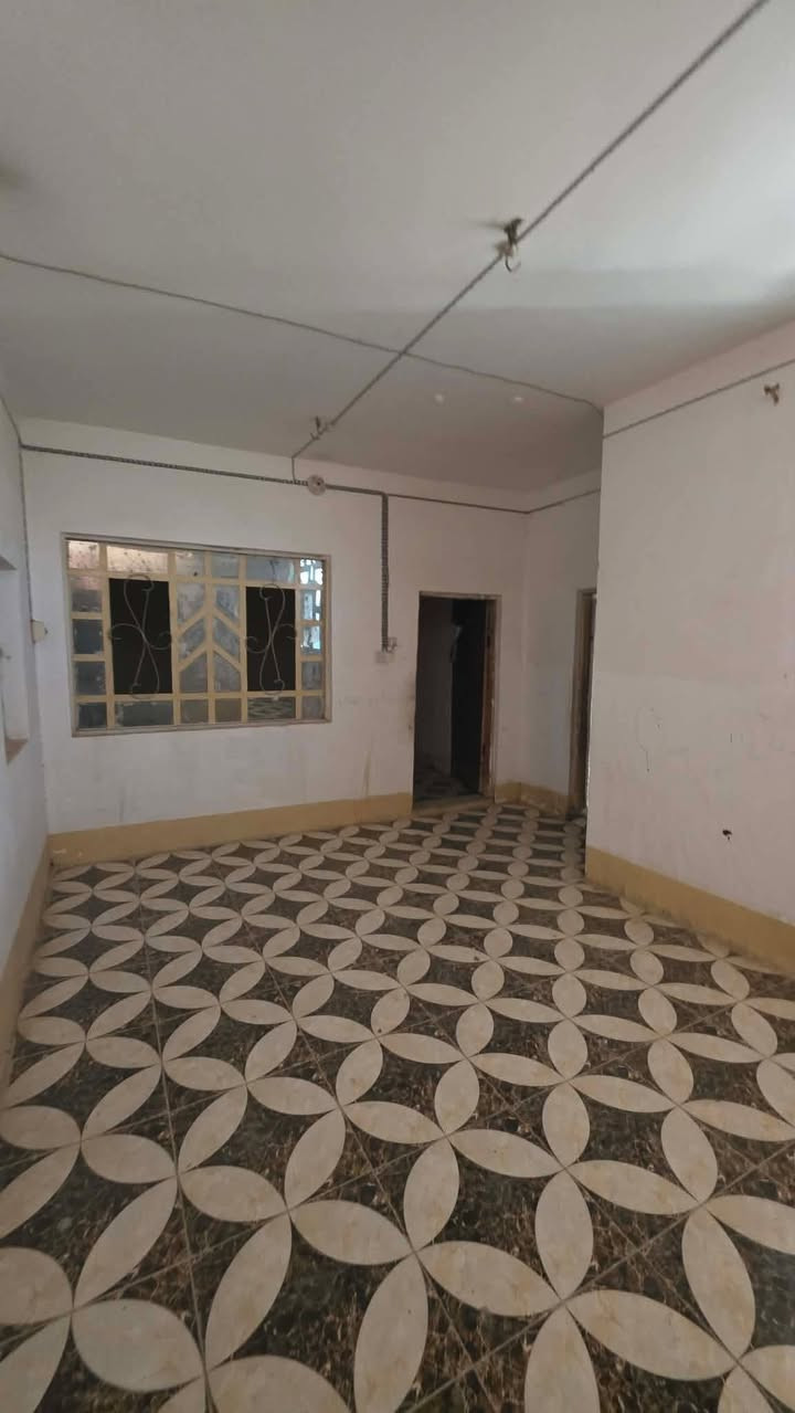 بيت 100 متر للايجار طابقين 
يحتوي على ثلاثه غرف استقبال ومطبخ وصاله 
سعر الايجار 300 ألف 💸💸
النجف الاشرف الحولي قرب مول جوهره العرب 
ز


**إذا كنت صاحب هذا الإعلان وتريد حذفه لأي سبب، رجاءا أرسل رسالة إلى الدعم الفني**