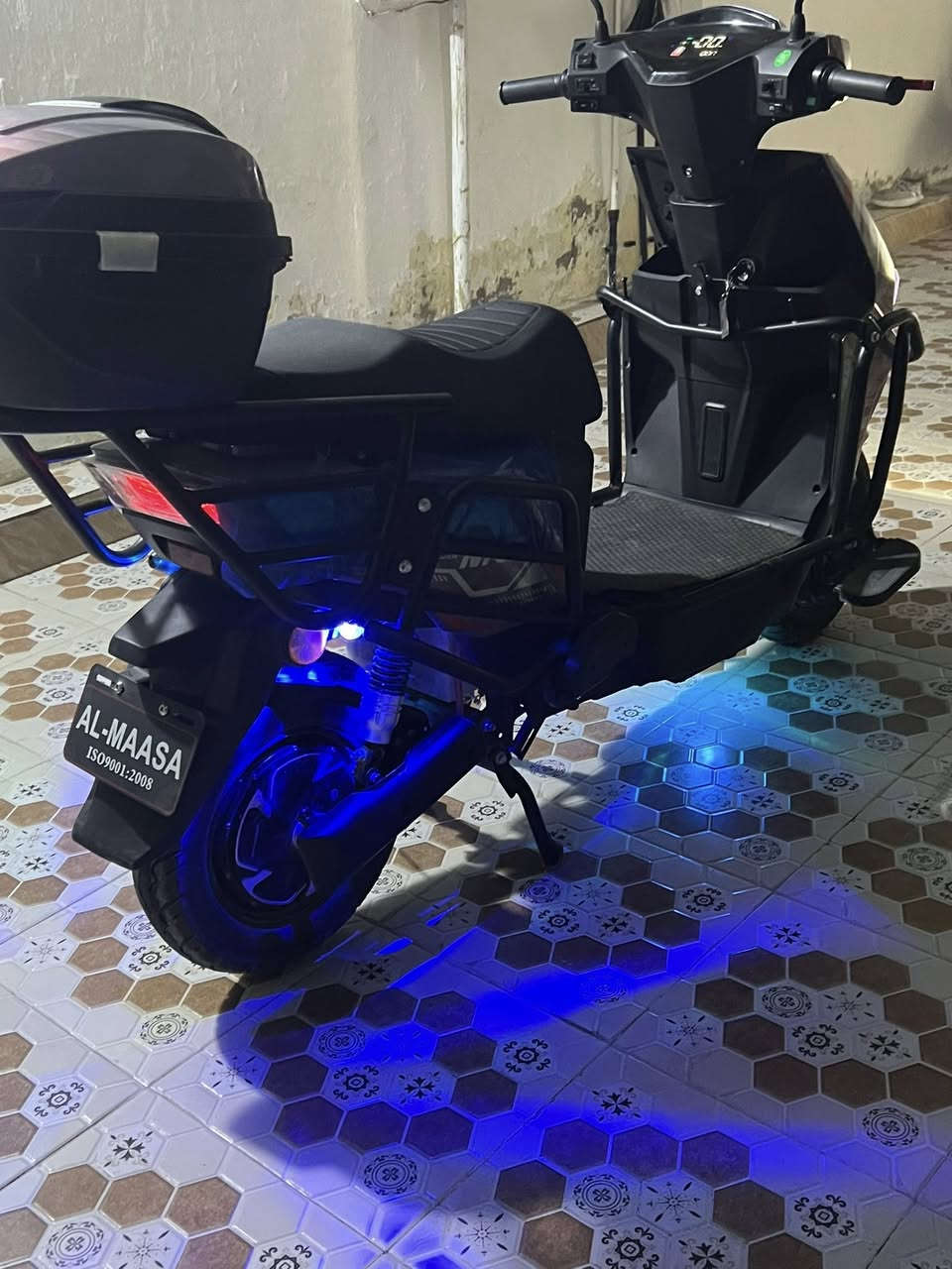 السلام عليكم + دراجة الماسة للبيع موديل 2025. + مستعمل نظيف جداً + مابيه أي عطل + 6 بطاريات جديدة +  فقط عداد الشحن يقرة غلط + اربع سرعات والسرعه القصوى 99 + السعر 700  وبي مجال + العنوان تأميم دواجن

0781 879 1327
