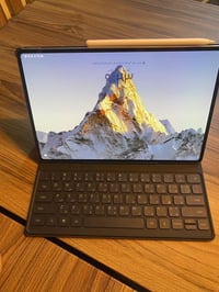 ايباد هونر ماجك باد تو مشتري من الشركة مع كافة الملحقات وما استخدمته ب...