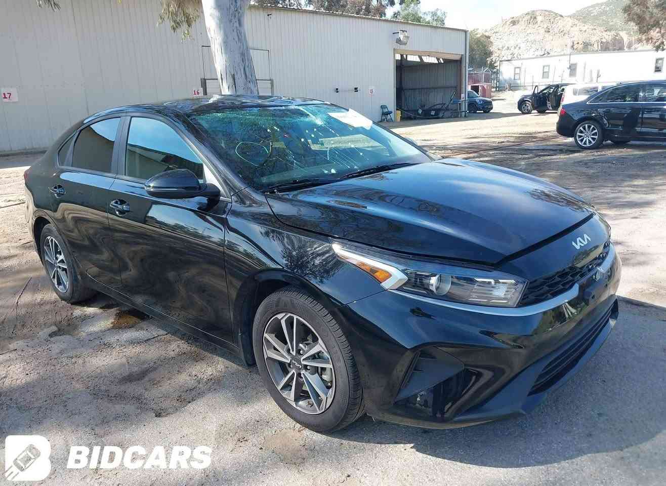 كيا فورتي موديل 23  رقم معوقين
الضربة كما موضح بالصورة فقط مابيها تبديل اي قطعه السيارة موجودة بالناصريه مركز السعر 
147$ بيه مجال بسيط 
السيارة كلش نظيفه 
للاستفسار الاتصال ع الرقم :

***********
