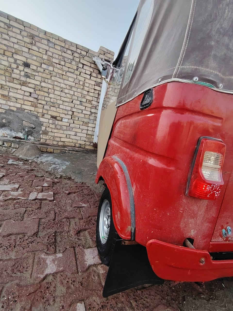 سلام عليكم تكتك للبيع 2021 شهر 11 سعر 7500 ***********
