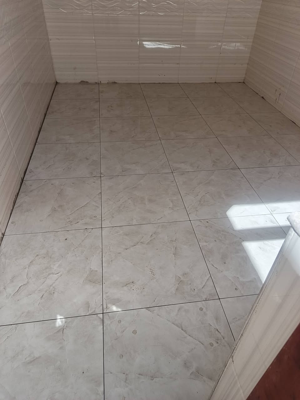 السلام عليكم ###خلفه سيراميك جداري وارضي عملي في كربلاء ***********////***********
