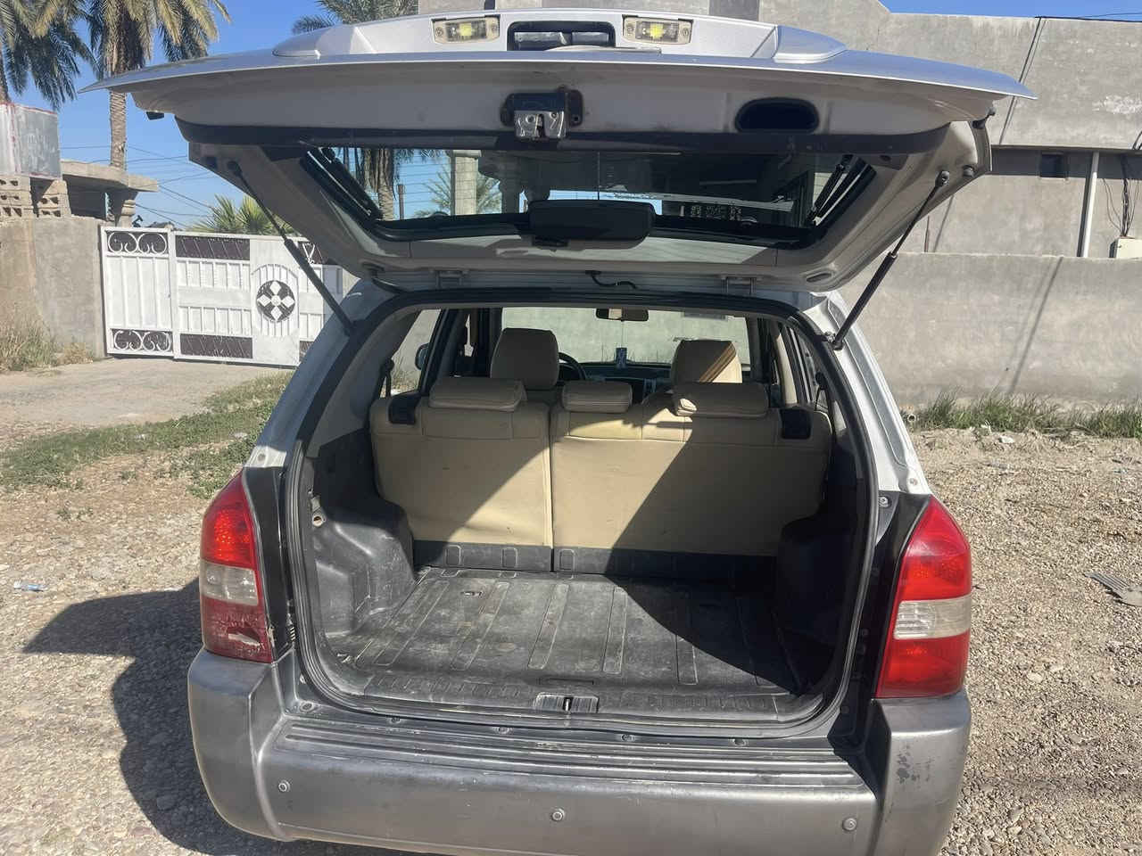 توسان خليجي موديل ٢٠٠٩ للبيع او مراوس
كير محرك تبريد كولة شغال تخم تاير ضربتهة جاملغ ايسر لا لغد ولا شاصي كولة تمام كهربائيات كلهة شغالة بيهة صبغ ثلاث قطع اثر شخوط محرك ٢٠٠٠ دوش لتواصل *********** السعر ٩٥ وبيهة مجال رقم بغداد العنوان ابو غريب الحمدانية الاولى
