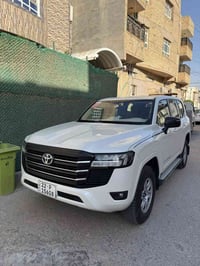 معروض للبيع لاندكروز GX 2025  السياره جديده خليجي مكفوله من الشخط والب...