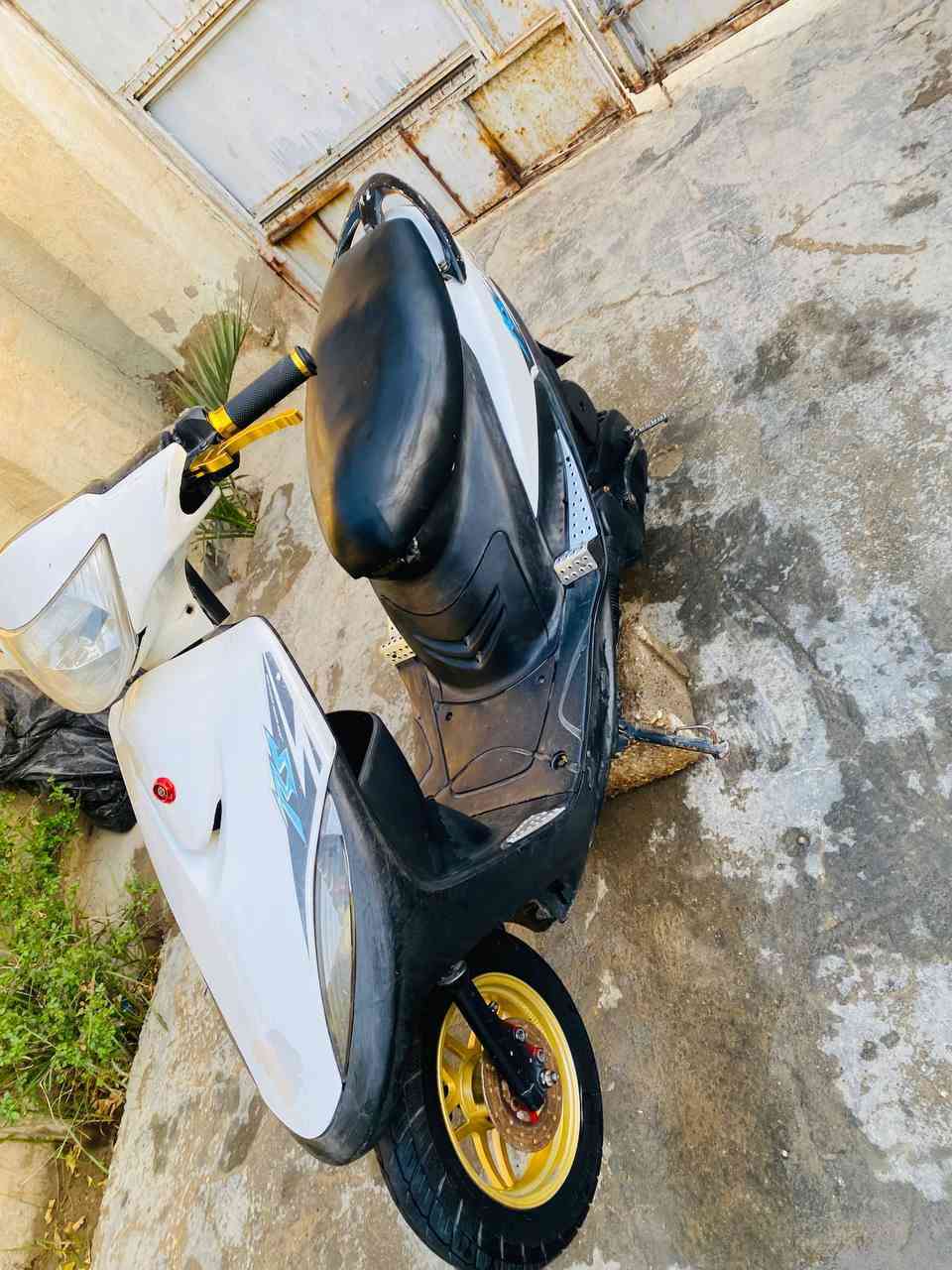 سلام عليكم دراجة ماكس للبيع
دراجة بلادية نضيفة  بوشة49 بلاد ما مفتوحة دراجة تخبل شلعة وعدل كهربائيات شغالة ما عدة المعدل مو شغال  تزويد خارجي كلة اصلي 
السعر 600 وبيها مجال للشراي الخاص مفتوح


**إذا كنت صاحب هذا الإعلان وتريد حذفه لأي سبب، رجاءا أرسل رسالة إلى الدعم الفني**