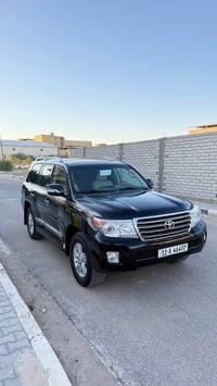 لاندكروز • ٢٠١٢ • ٨ سلندر