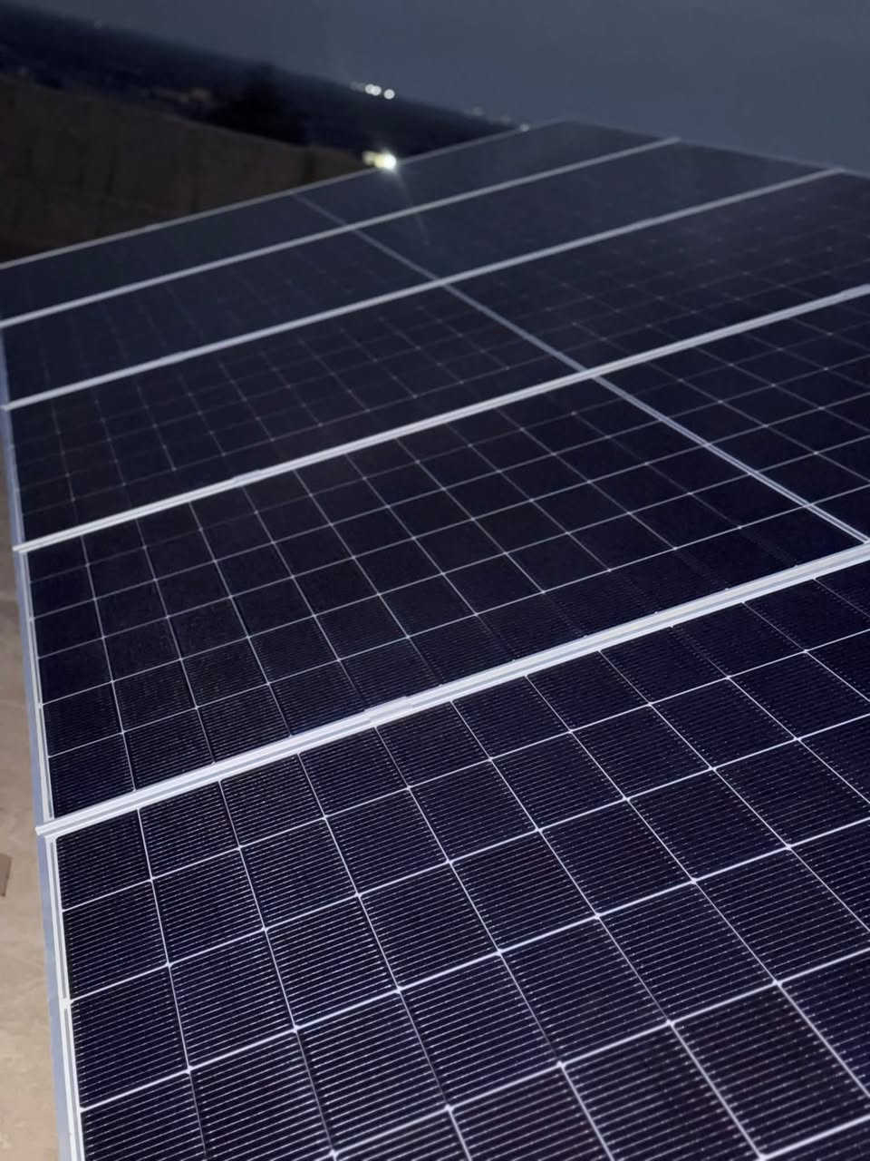 (#المصداقيه_اساس_النجاح)
الاخوة للطاقة الشمسية المتجددة بكوالتي ومواد عالية الجودة  _اخـــتـــيارك_الأمـــــثل

تم بحمد الله تنصيب منضومة طاقة شمسية 5أمبير ليلي10 أمبير نهاري 

للأخ فائز ابو عمر
#مجارين
#تويم 

4.✅بطاريات Veichi ضمان 🔟 سنوات 
عمر أطول وأكثر أمانًا
فوسفات الحديد الليثيوم من الدرجة A+ من EVE.
نظام إدارة البطارية مع حماية متعددة المستويات.
2. ✅سهل التركيب والاستخدام
التطبيقات: السكنية، والتجارية، والصناعية، والأنظمة خارج الشبكة، والربط بالشبكة، والاستهلاك الذاتي.
متوافق مع جميع محولات الجهد 48 فولت التي تدعم بطاريات فوسفات الحديد الليثيوم (LFP).
3.✅ مرن وقابل للتوسيع
تصل سعة الطاقة للنظام إلى 229 كيلوواط ساعة، وذلك عند تشغيل ما يصل إلى 16 وحدة بالتوازي.

4.✅ الامتثال
UN38.3، MSDS، CE-ROHS، IEC-61000.

5.✅ كثافة طاقة أعلى
تشغل البطارية مساحة أقل وتبلغ كثافة الطاقة فيها 166 واط/ساعة لكل كيلوغرام.

انفيرترات الطاقة الشمسية الهجين من سلسلة SISV بقدرة 4.2 كيلو واط/#6.2 كيلو واط/8.2 كيلو واط/10.2 كيلو واط

✅إخراج موجة جيبية نقية.
✅ثلاثة أنواع من وضع الشحن.
✅نوعان من وضع إخراج التيار المتردد.
✅يعمل مع أو بدون بطارية.

✅الواح شمسية  سعة 615 واط وجهين بازبار16( جنكو) نوع N- type  #ضمان_15سنه_وتشغيل_30_سنه

 

🔆كادر مختص م̷ـــِْن المهنديسن بافضل وادق الاجهزة 

المكونات 👇
⭐️قواعد حديد مغلون 
⭐️اسلاك خاصة بالتيار المستمر DC 
⭐️اسلاك خاصة بالتيار المستمر DC
⭐️قواطع خاصة بالتيار المستمر DC 
⭐️توصيلات MC4 
⭐️اجهزة الحماية
ــــــــــــــــــــــــــــــــــــــ
علمآ شركتنا تعمل في جميع المحافظات 
ضمانات حقيقية 
صيانة مجانية 
#للتواصل والاستفسار اكثر يرجى الاتصال عبر الارقام التالية

 0770 888 4656

‏‪0772 348 4841‬‏ 
*********** 

‏‪0750 888 6734‬‏

#الوا  #بطاريات #انفيرتر #العراق #موصل #كوير #مخمور 
#بغداد #كركوك #الحويجة #الشرقاط #قراج #تلعفر #ربيعة
#ناحية_العباسي #الشورة #حمام_العليل #خبات #اسكي_موصل #كلك #كركوك #حي_النصر #ناحية_الشوره #ملا_عمر#وردك
