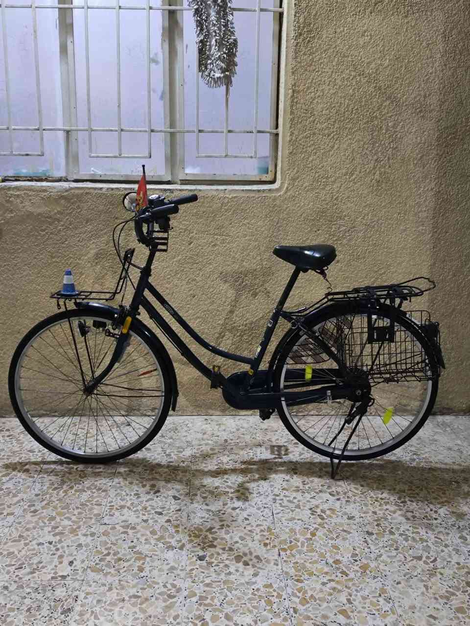 سلام عليكم شباب بايسكل حجم 26 فولل كلش نضيف ما عوزه اي شي سعر 140 مكاني كوت داموك شارع عماره كاضم عبيد الاتصال ***********
