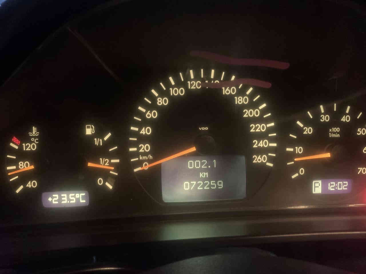 كيجات ام عيون موديل 2000-2001
W210
السعر 125 الف 
المكان ميسان العمارة
***********
