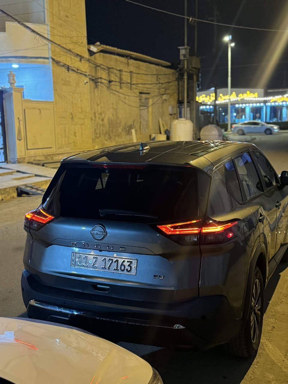 السلام عليكم 

نيسان روج  2023 SV 

(((((بدون حادث بدون صبغ دعامية سرقة امريكا ))))

لون اسمنتي  مميز 

فول مواصفات عدا بانوراما

حساسات 

مانع تصادم امامي 

كامره خلفيه وشاشه جبيره

نقاط عمياء ورادارات جانبية 

تبريد ثلج 
تايرات جديدة

تشغيل عن بعد 

ماشيه 75 الف

السعر : 175$ 

السياره جديده بمعنى الكلمه بحاله الوكالة
***********
