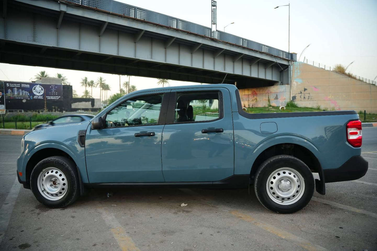 🔥 للبيع Ford Maverick 2023 🔥

💰 السعر: 17,000 دولار

✅ موديل 2023
✅ محرك 2.5 لتر هايبرد اقتصادي
✅ جير أوتوماتيك
✅ شاشة لمس
✅ كاميرا خلفية
✅ Apple CarPlay و Android Auto
✅ مثبت سرعة
✅ أنظمة أمان متعددة
✅ 5 مقاعد
✅ اقتصادية جداً بالوقود
✅ مناسبة للاستخدام اليومي والسفر

🚗 السيارة بحالة جيدة جداً وجاهزة للفحص

ℹ️ ملاحظة:
السيارة وارد أمريكي وبها حادث بسيط جداً سابقاً، وللشفافية رقم الشاصي مرفق بالإعلان وأي شخص يرغب بالاطلاع على تاريخ السيارة يمكنه فحصه بنفسه.

🔹 رقم الشاصي:
3FTTW8E3XPRA74971

💵 السعر المطلوب: 17,000 دولار

📞 ***********

📞 ***********

الفحص خير دليل، والبيع للمشتري الجاد
