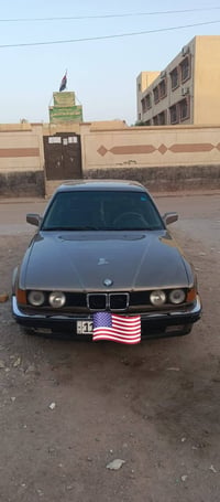 سيارة للبيع نضيفة كلش نوع بيم دبليو المحرك جديد مابي قطرات صوت المكان ...